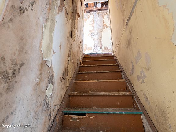 5th image of 215 E Ridge St