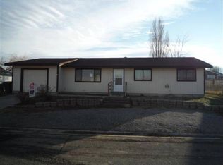 112 Acoma Dr, Grandview, WA 98930