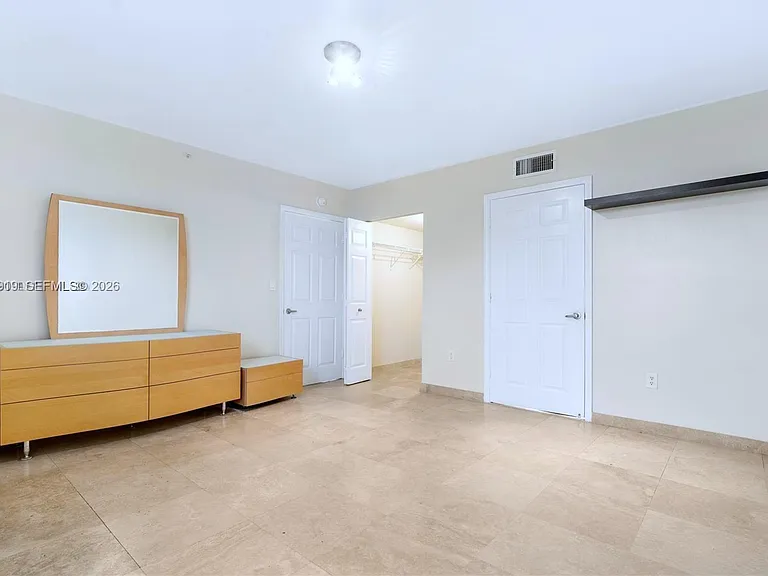8888 Collins Ave #314 — Photo 4