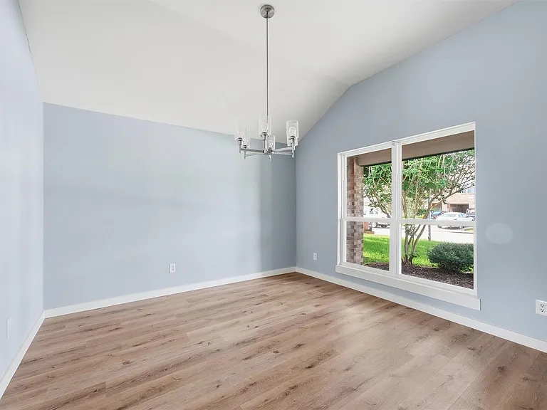 25414 Barmby Dr — Photo 3