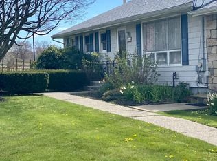 555 Metacom Ave, Bristol, RI 02809