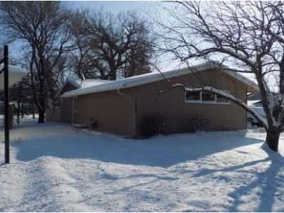 3rd image of 414 11th St N