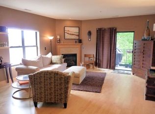 1812 E Lafayette Pl APT 207, Milwaukee, WI 53202