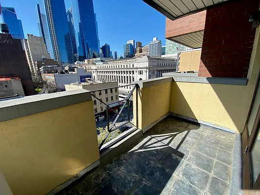 Rented by R New York | media 16