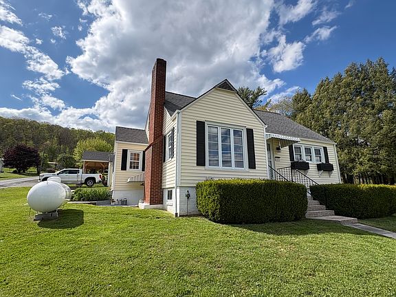 5th image of 1692 Sewell St S