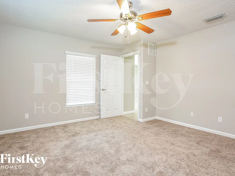 961 SW College Park Rd — Photo 7