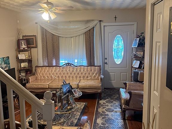 4th image of 9 Marden Ave