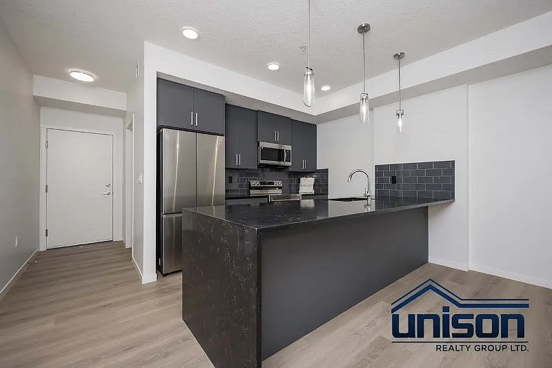 2 bed, 837 sqft, $1,750 — Photo 3