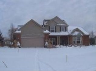8330 Kingfisher Ct, Commerce Township, MI