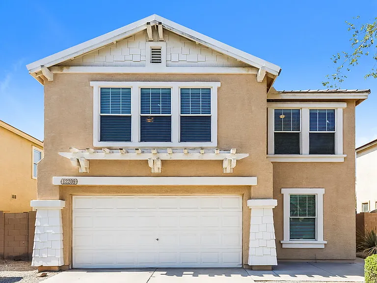 12209 W Flanagan St — Photo 1