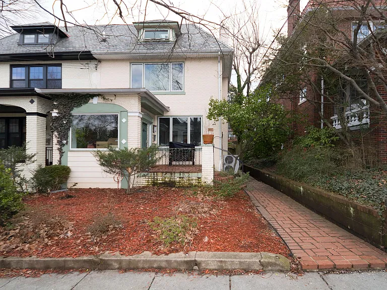 2817 Bellevue Ter NW — Photo 23