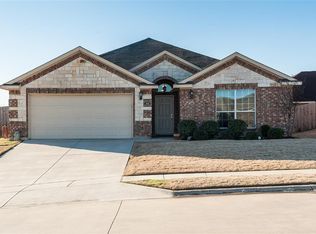 5009 Lakepark Dr, Sanger, TX 76266