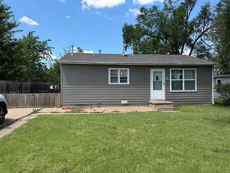 1426 Haven Ave — Photo 1