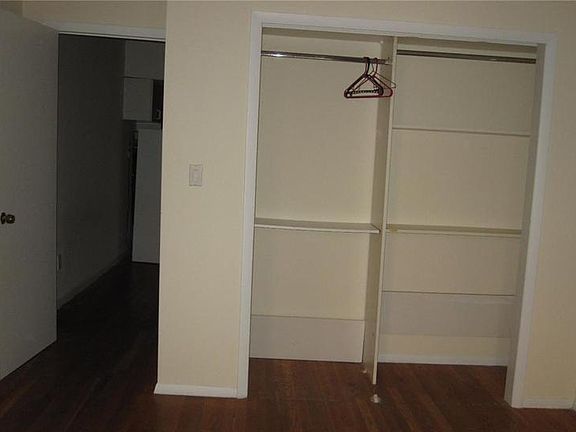 3rd image of 317 W 35th St APT 2FE