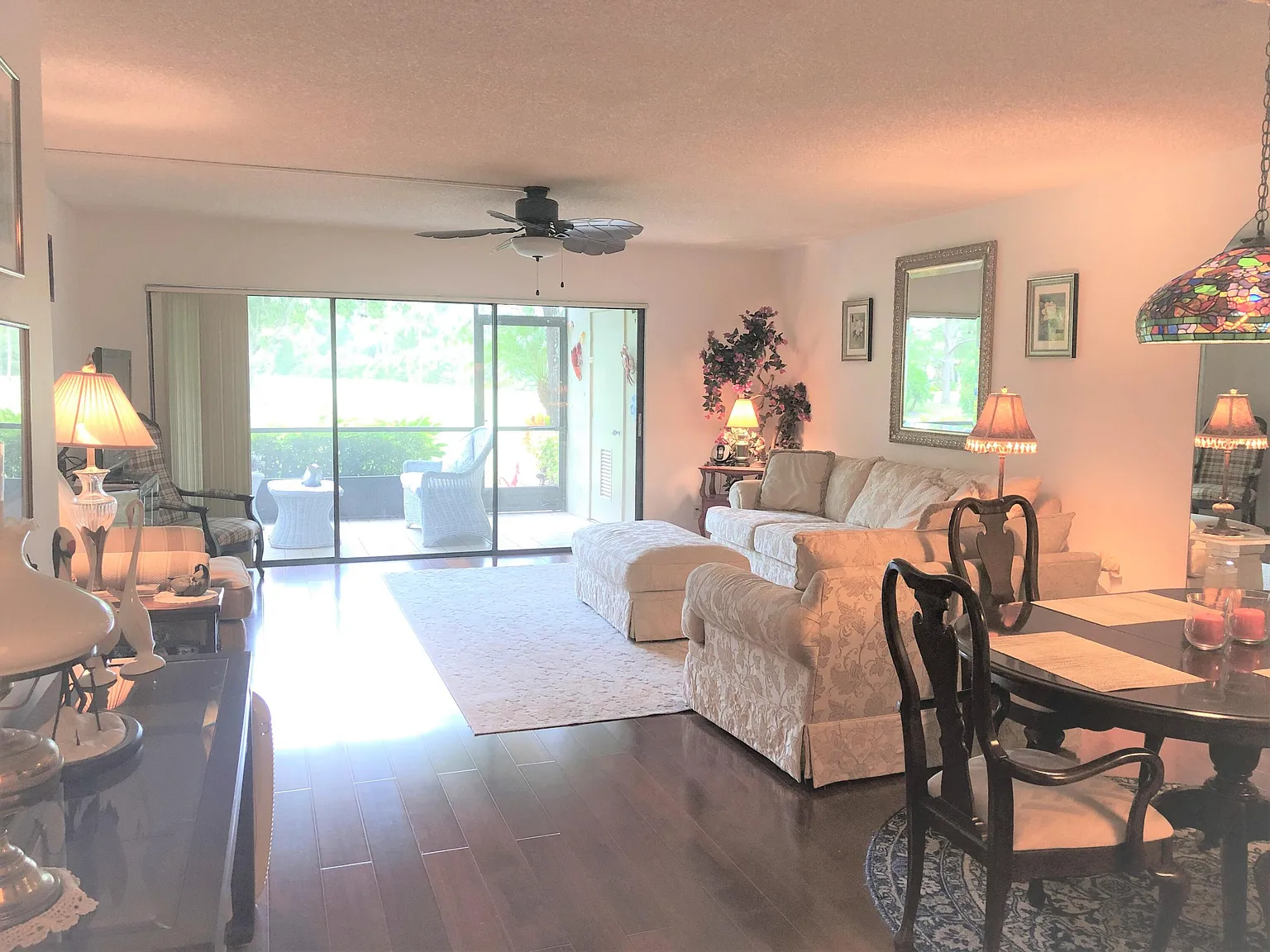 2 bed, 2.0 bath, 1245 sqft, $8,900 — Photo 4