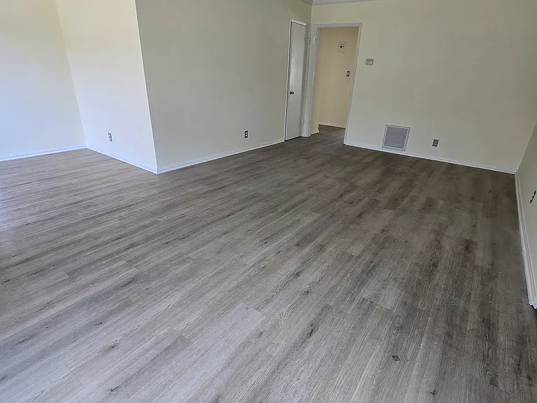 1947 S Sherbourne Dr #6 — Photo 3