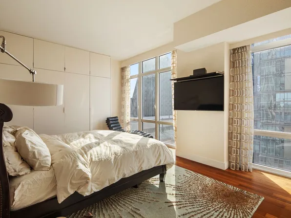 10 West End Avenue image 14 of 15