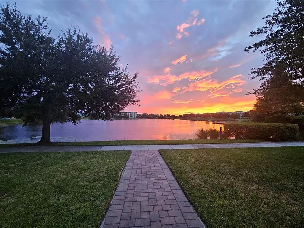 4 bed, 3.0 bath, 2531 sqft, $5,000 — Photo 2