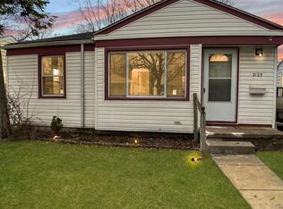 2123 Pilgrim St, Ferndale, MI 48220