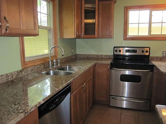 2nd image of 1657 Gurney St