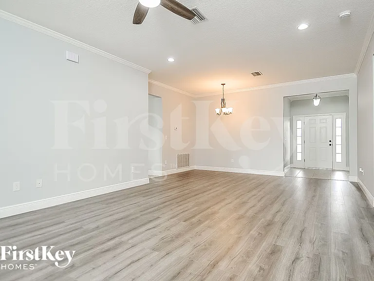 1107 Lauren Manor Loop — Photo 5