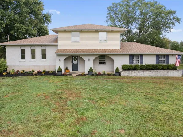 9347 Trexler Rd, Breinigsville, PA 18031