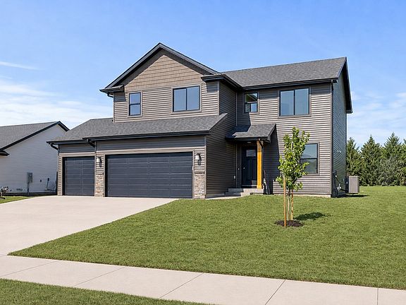 2nd image of 236 NE Wildflower Dr