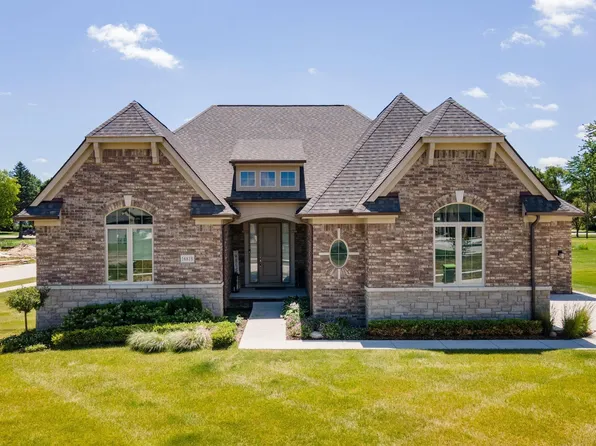 16818 Glenhurst Dr, Macomb Township, MI 48044
