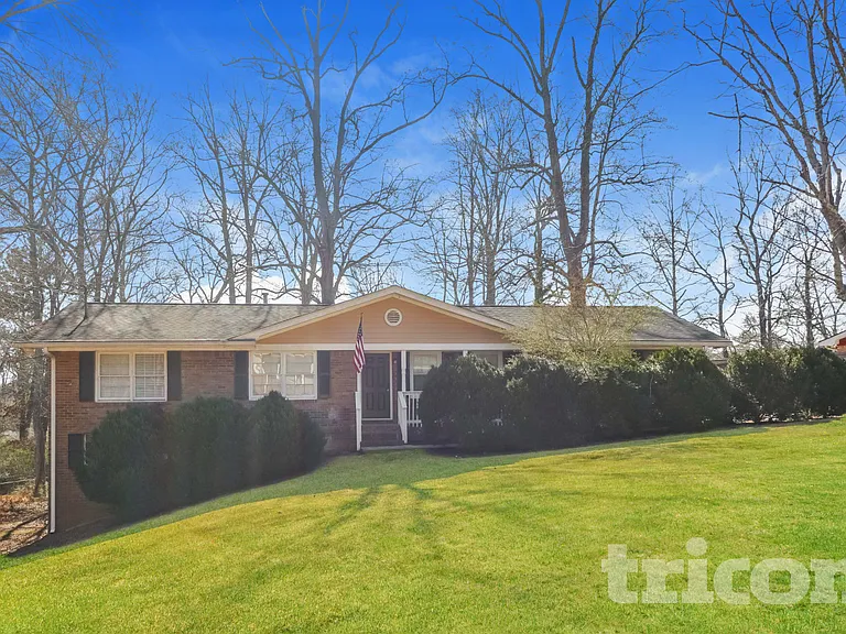 3842 Wesley Dr — Photo 1
