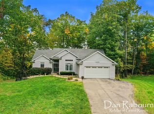 13370 Trail Creek Pass, Coopersville, MI 49404