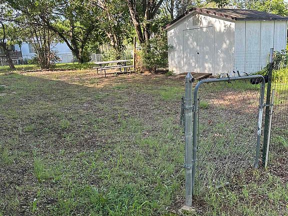 3rd image of 26 Southfork Rd