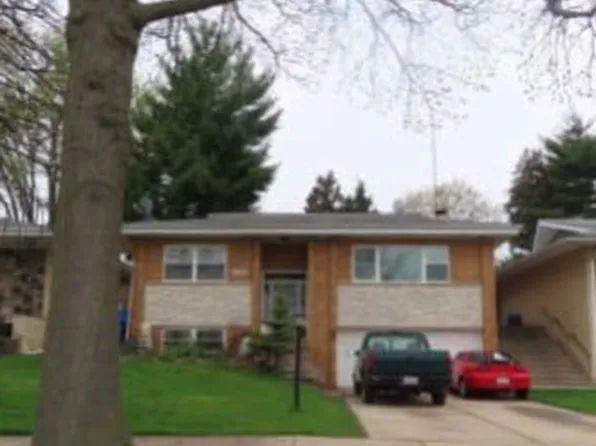 1234 Woodside Ave, La Grange Park, IL 60526