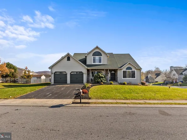 60 Versailles Ct, Reading, PA 19605