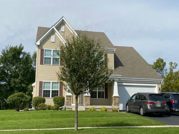 917 Bailey Rd, Sycamore, IL 60178