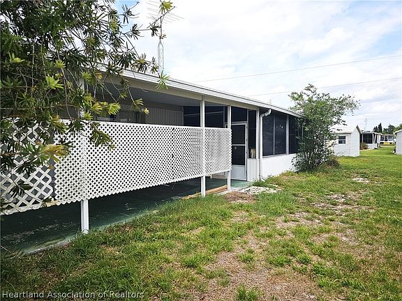 4th image of 3200 Fairmount Dr