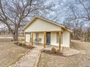 503 W Haynie St, Llano, TX 78643