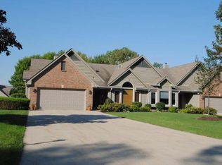 215 Kirkham Ct, Brookfield, WI 53045