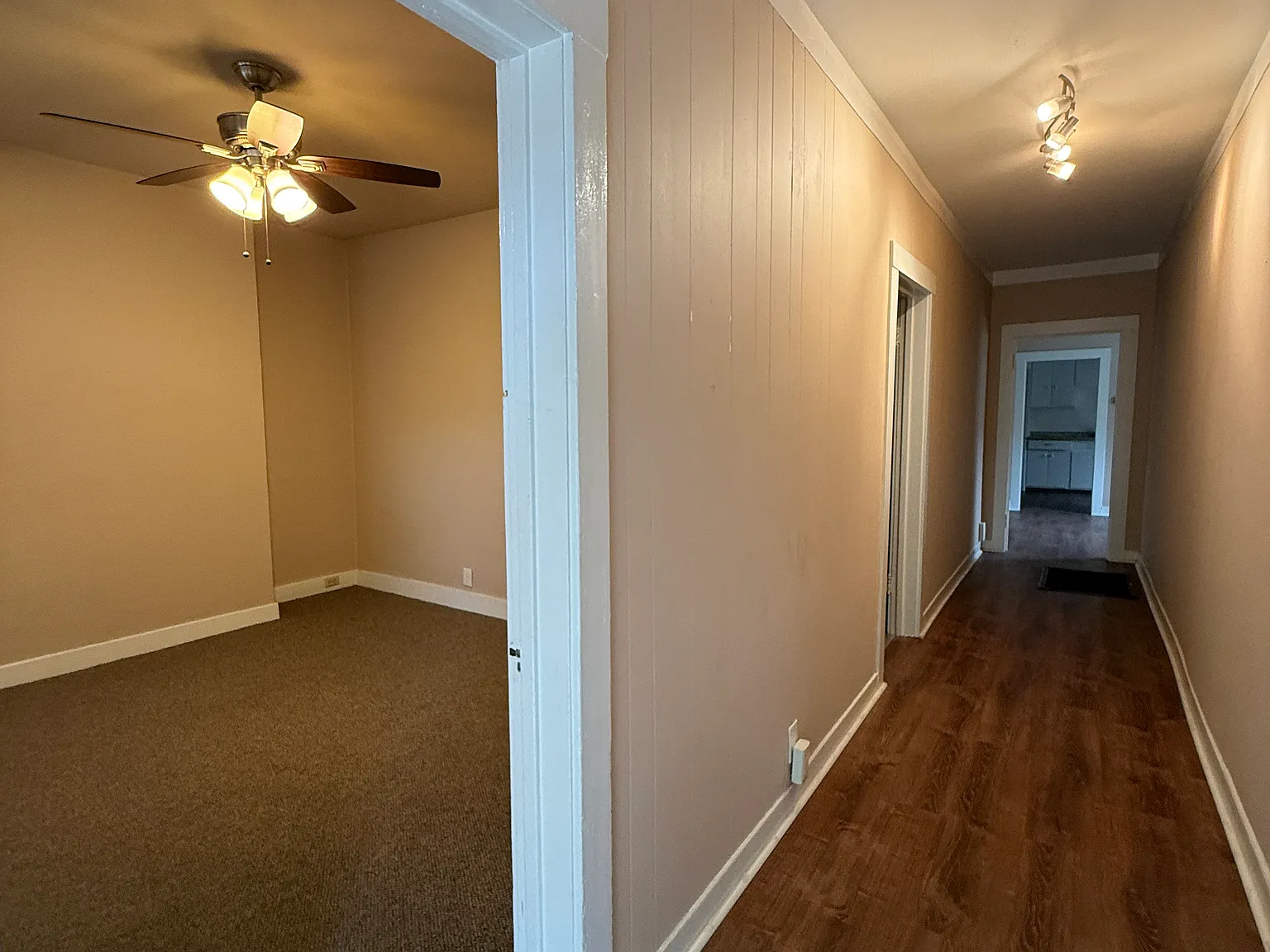 2 bed, 850 sqft, $1,895 — Photo 2