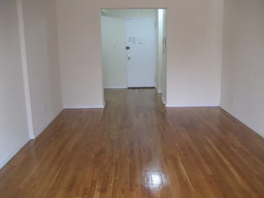 Rented by KVNY Soho | media 13