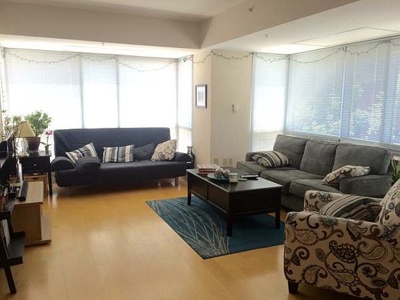 3rd image of 1034 Spruce St Unit 301