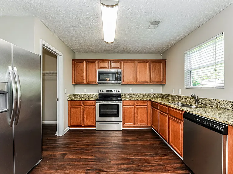 5012 Millpond Ct — Photo 6