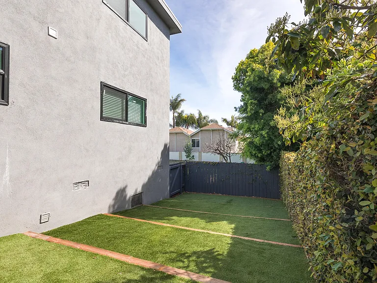 1714 Clark Ln #C — Photo 22