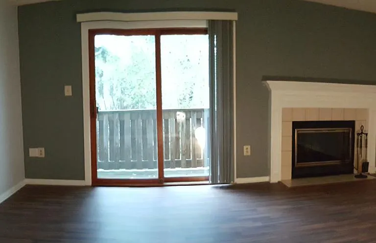 1220 Ravens Crest Dr — Photo 3