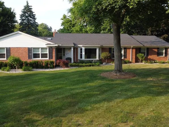 3908 Mount Vernon Dr, Bloomfield Hills, MI 48301
