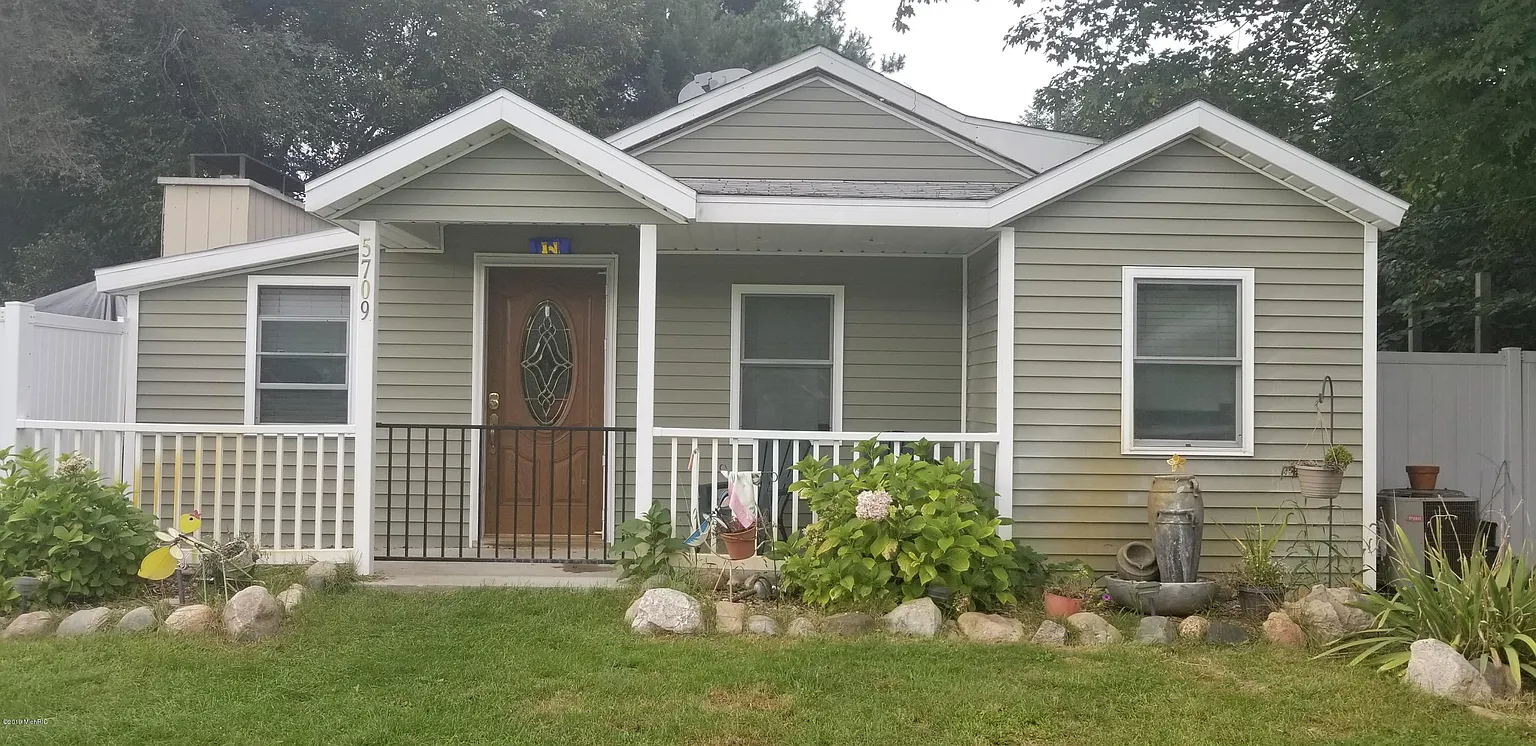 5709 Electra St photo 1