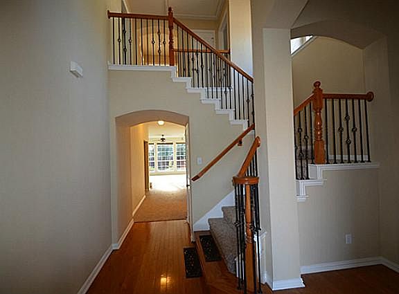 2nd image of 1036 Noble Ave