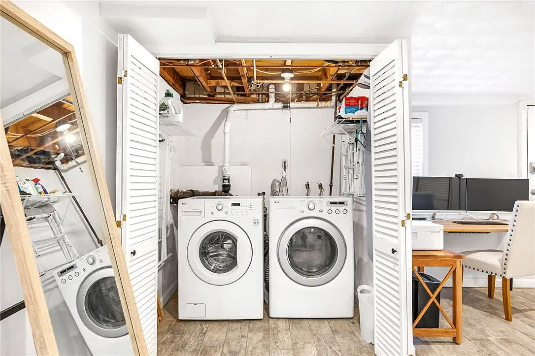 3 bed, $2,000 — Photo 1