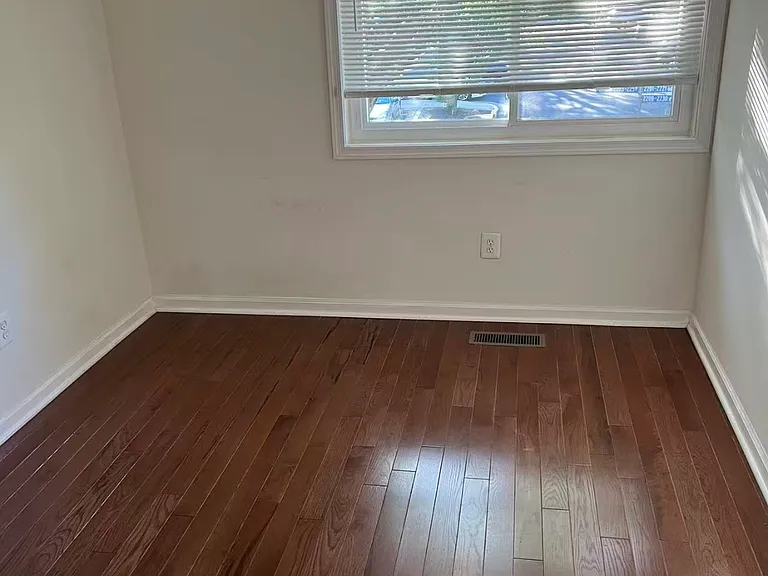 2223 Southgate Sq — Photo 8