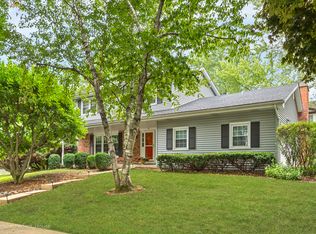 92 Bunting Ln, Naperville, IL 60565