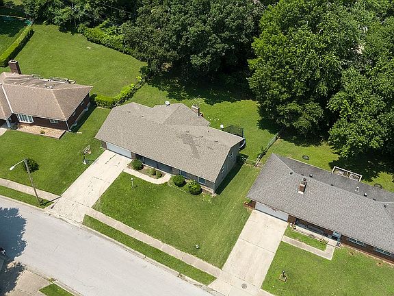 3rd image of 7700 Corona Ave